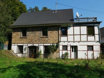 freistehendes Einfamilienhaus, 6 Zimmer, Garage, Garten