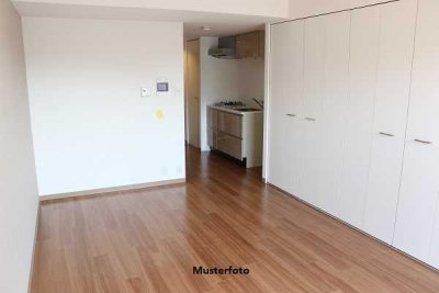 Großzügige Wohnung mit Doppelcarport - provisionsfrei