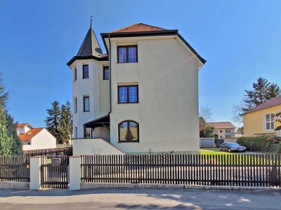 Zweifamilienhaus mit Turmhaus-Architektur am Rennweg!