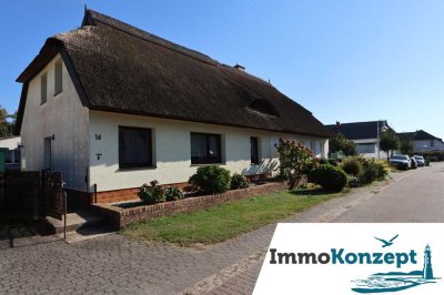 Charmante DHH, ca. 172m² Wfl., 790m² Grundstück, 8 Zimmer & ausgebauter Bungalow in Wusterhusen!