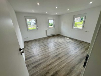 Erstbezug nach Sanierung: schöne 3-Zimmer-Wohnung mit EBK und Dachterrasse in Spaichingen