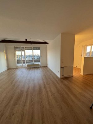 Attraktive Maisonette-Dachgeschosswohnung mit Balkon in Baesweiler