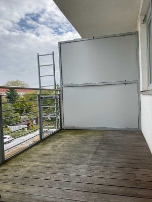 Barierefreies wohnen im Zentrum von Schkeuditz mit Balkon und großer Küche.