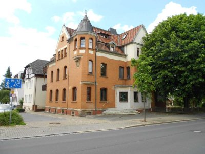 Günstige 4-Zimmer-Wohnung mit Balkon und Einbauküche in Neustadt