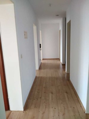 Geräumige 3-Zimmerwohnung mit Balkon!