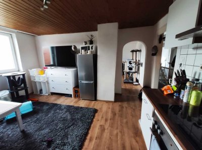 2-Zimmerwohnung mit bis zu 30 m² Ausbaupotenzial – zentrale Lage in Neu-Ulm/Offenhausen