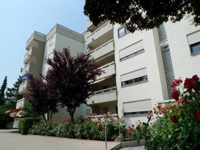 ### GROßZÜGIG GESCHNITTENE  3½-ZIMMERWOHNUNG MIT SONNENBALKON IN ZENTRALER LAGE AM PARK ###