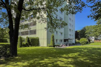 Der Natur so nah: Schöne 3-Zi.-ETW mit Loggia und mit Panorama-Aussicht