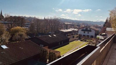 Wohnung in Toplage: 4-Zimmer-Wohnung mit großer Terrasse und fantastischer Aussicht in Miesbach