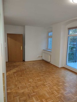 1.5 Raumwohnung mit EBK, Balkon und Parkett in Chemnitz Bernsdorf