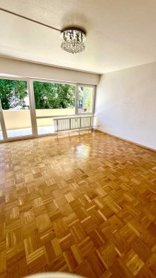 Stilvolle, sanierte 3-Raum-Wohnung mit gehobener Innenausstattung mit Einbauküche in Baden-Baden