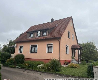 Gepflegtes und gemütliches 1 bis 2 Familienhaus mit Garten und Garage in guter Wohnlage