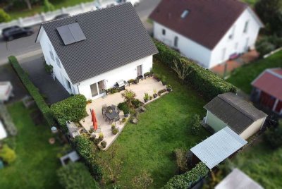 Einziehen und Wohlfühlen! Modernes Einfamilienhaus mit traumhaftem Garten in Reichelsheim