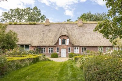 Wunderschönes gepflegtes Bauernhaus mit großem Grundstück in Büttjebüll