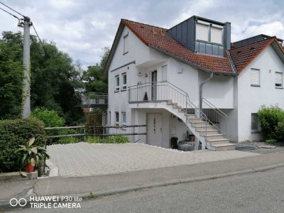 Exklusive, vollst. renovierte 3-Zimmer-Maisonette-Wohnung mit geh. Innenausstattung mit EBK