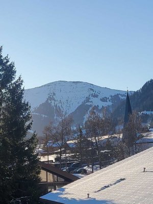 Provisionsfrei-Renovierte Wohnung möbliert  Bergblick
 Balkon ,Terrasse, Tiefgarage