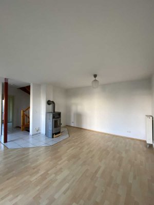 Attraktives 6-Zimmer-Haus mit EBK in Schöneck, ideal für junge Familien