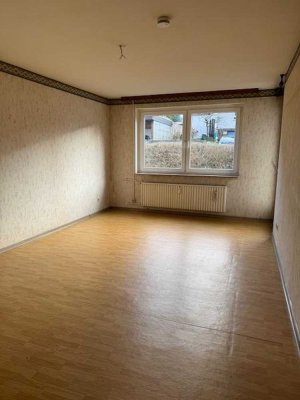 Schöne 2-Zimmer Wohnung in Rhüden an Selbstrenovierer