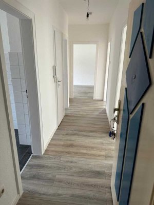 Renovierte 3 ZKB im EG in absoluter FH Nähe mit Balkon sucht neuen Mieter