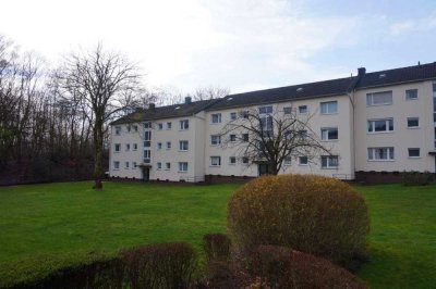 Vollständig renovierte EG-Wohnung mit zwei Zimmern und Balkon in Essen