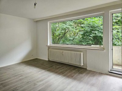 Wir renovieren! Sie ziehen ein! 2-Zimmer-Wohnung mit Balkon in Bremen-Hemelingen!