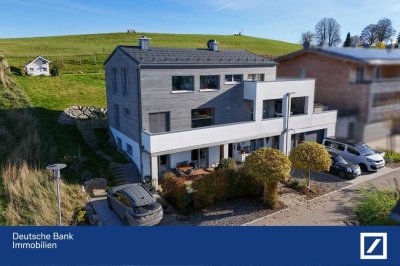 Luxuriöses Baufritz-Haus in exklusiver Höhenlage mit Panoramabodenseeblick und zwei Ferienwohnungen