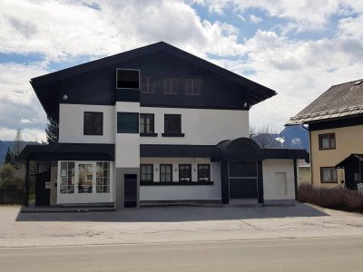 Sonnige Dachgeschosswohnung im Ortskern mit Lift, Bergpanorama - touristische Vermietung möglich