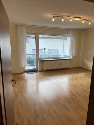 3,5-Zimmer-Wohnung mit Balkon und Einbauküche in Reinheim