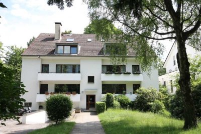 Wohnung im Dachgeschoss in grüner Lage!