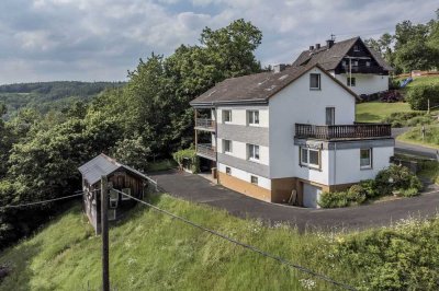 Gepflegtes Zweiparteienhaus in ruhiger Lage