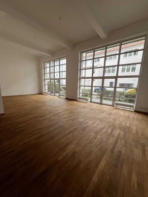 Einmalige Gelegenheit: traumhafte Loft-Wohnung mit großer Terrasse!