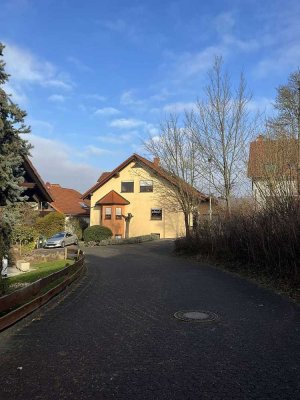 *Neues Zuhause und Kapitalanlage in einem: 4-Familienhaus in Saulheim mit moderner Heizung*