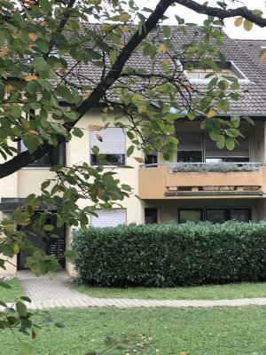 schöne Wohnung mit zwei Zimmern sowie Balkon und Einbauküche in Schorndorf-Süd