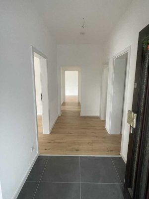 Modernisierte 4,5-Raum-Terrassenwohnung mit EBK ab 01.02.25