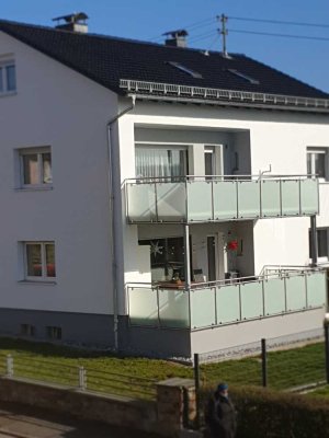 Schöne 3,5 Zimmerwohnung mit großer Terrasse & EBK