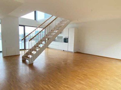 Maisonette-Wohnung mit einzigartigem Blick, Terrasse und drei Zimmern in Hamburg-Harburg