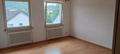 Helle und sonnige 3-Zimmer-DG-Wohnung in Steinen