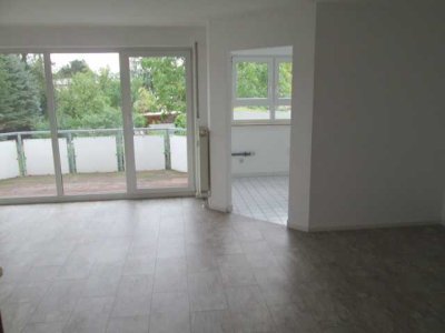 schöne Wohnung im Grünen mit Balkon und EBK