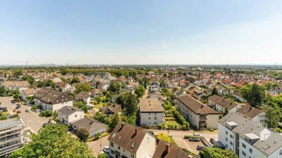 Schön geschnittene 3-Zimmer-Wohnung mit Südbalkon und Panoramasicht nach Frankfurt