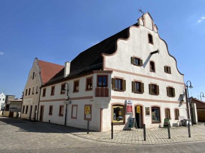 Historisches Denkmal am Marktplatz - Verkauf im digitalen Angebotsverfahren