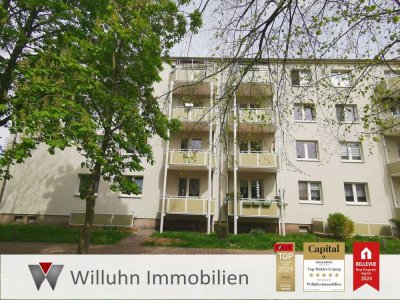 Renovierte 3-Raum-Wohnung mit Balkon und Tageslicht-Wannenbad