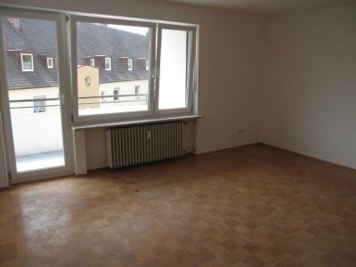 MTU-MAN-Nähe, 1 Zi.-Whg. mit Einbauküche und Süd-Balkon im 2.OG in Karlsfeld