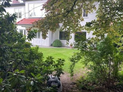 Villa auf uneinsehbarem Parkgrundstück