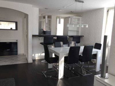 Exklusive 3.5 Zi-Maisonette-Wohnung mit gehobener Innenausstattung, Logia, Balkon, EBK in Weinsberg