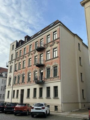 Attraktive Altbauwohnung mit Balkon in verkehrsberuhigter Lage der Südvorstadt