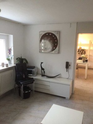 Pendlerwohnung/Büroräume, 2-Zimmer-Erdgeschoss in Herrenberg zur Untermiete