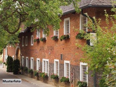 Luxuriöses Anwesen mit Wohnhaus, Gästehaus und Nebengebäuden