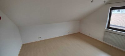 Helle und großzügige 4-Zimmer-Wohnung mit Balkon in Karben-Rendel