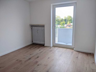 Gut geschnittene renovierte 3-Zi-Whg. 72,62qm,S-Balkon, 2.OG, Lift, Penzberg