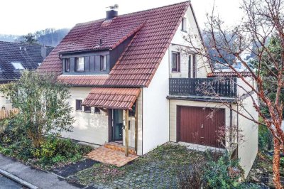 CHARMANTES EINFAMILIENHAUS MIT VIEL POTENZIAL